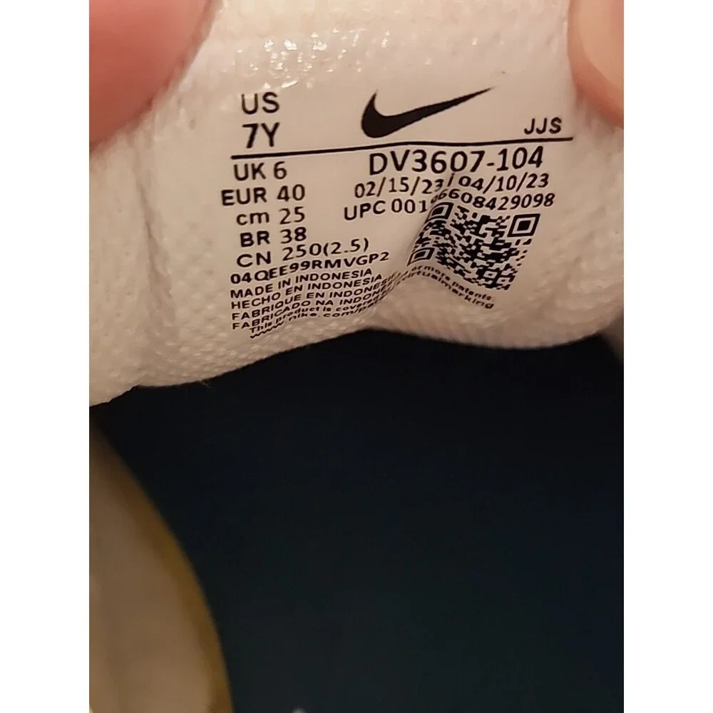 Size 7Y (GS) - Nike Air Max 90 Low Green - Picture 10 of 10